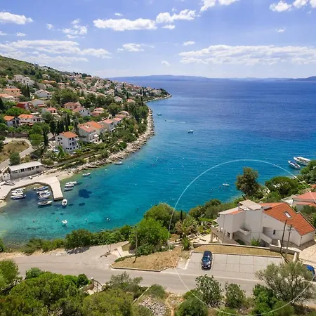 Holiday home Duje